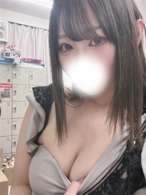 新人りいなティアラ