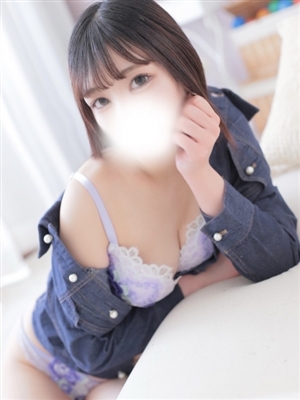 新人ゆみりティアラ