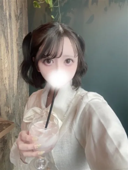 新人ゆめり/ティアラ