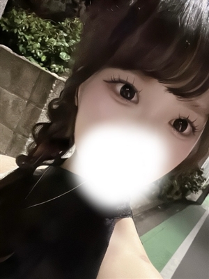 新人りさティアラ