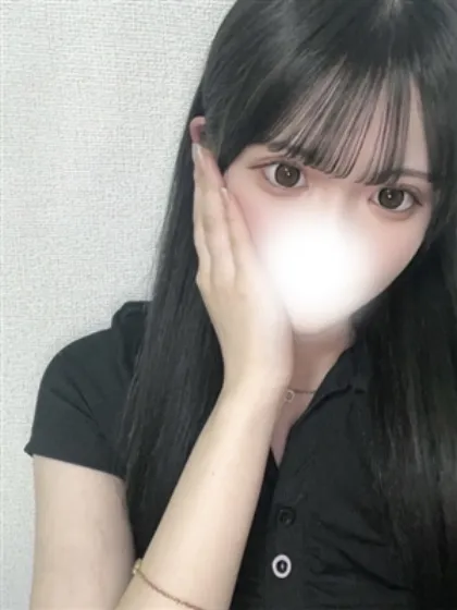 新人りろ/ティアラ