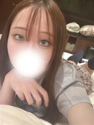新人るるな/ティアラ