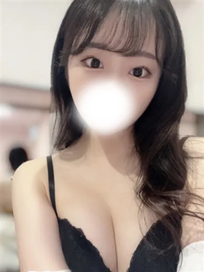 新人かりなティアラ