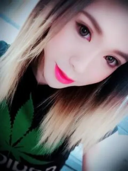 如凪(ゆな)(ニューハーフ)おねえさん倶楽部
