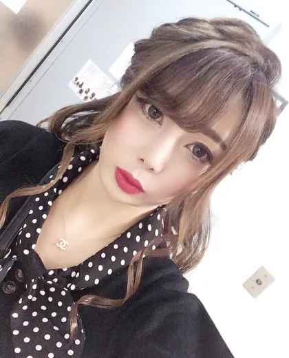 ナツホ/ONE KISS-ワンキス-