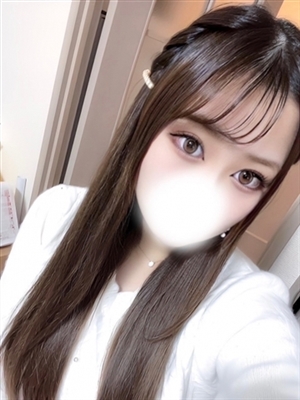 新人さえかティアラ