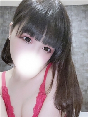 新人むむティアラ