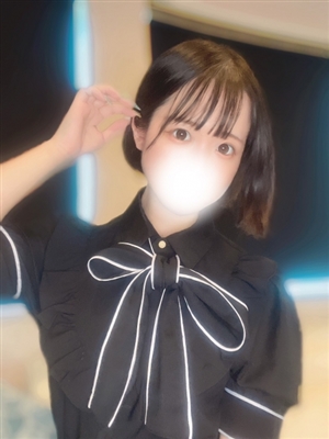 新人まりいティアラ