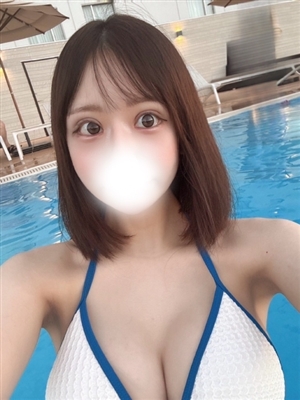 新人ゆかりティアラ