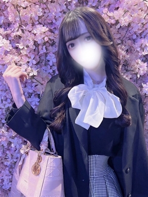 新人まりこティアラ