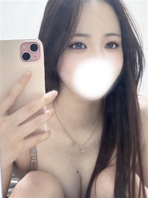 新人れなんティアラ