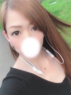 新人りく☆綺麗なスレンダーお姉さんティアラ