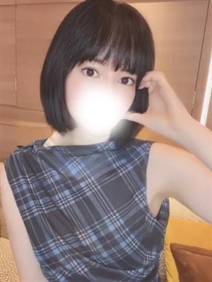 新人しゅな/ティアラ