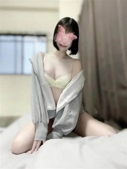 新人ねねかティアラ