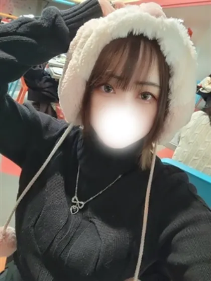 新人まおみ/ティアラ