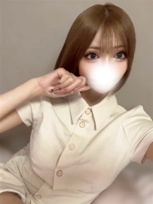 新人えみかティアラ