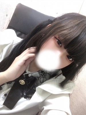 新人まりるティアラ