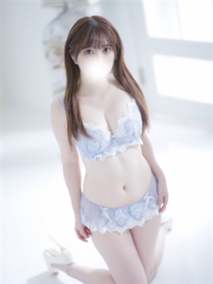 新人なみなティアラ