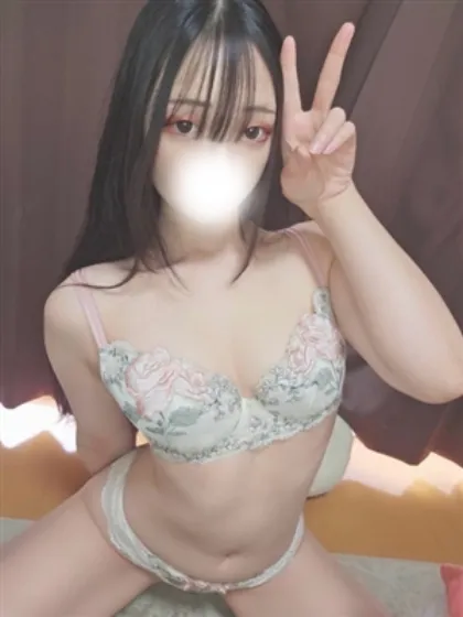新人らびティアラ