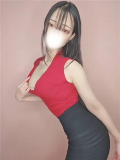新人らびティアラ