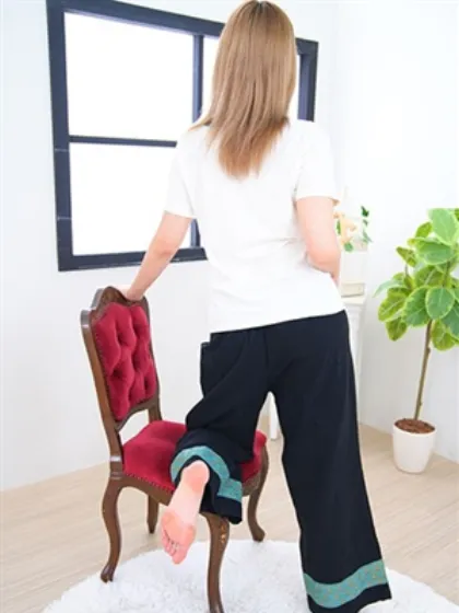 柏木絵奈(かしわぎ　えな)出張回春エステ　ヴェントゥーラ（Ventura）