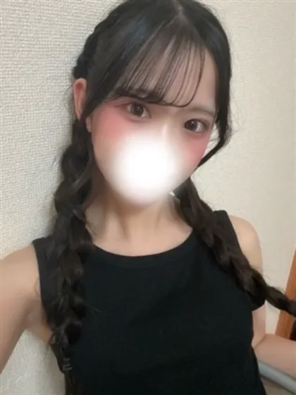 新人なぎティアラ