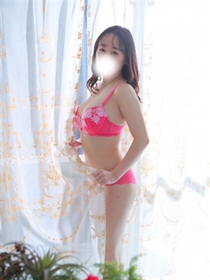 新人ひなつティアラ