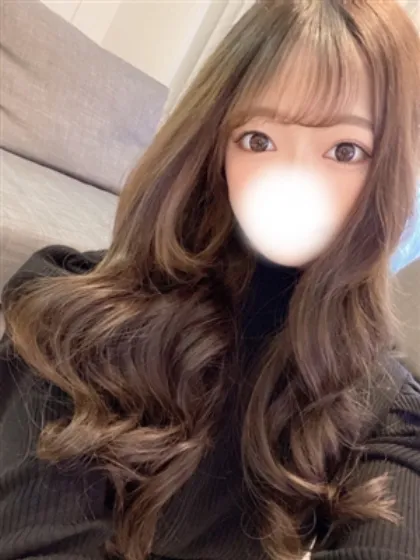 新人せりなティアラ