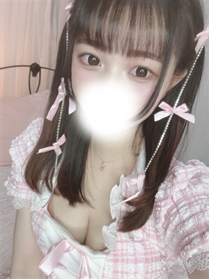 新人りさティアラ