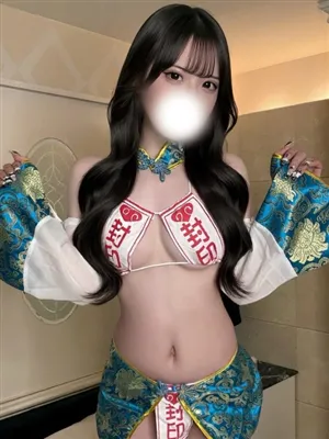 新人りりはティアラ