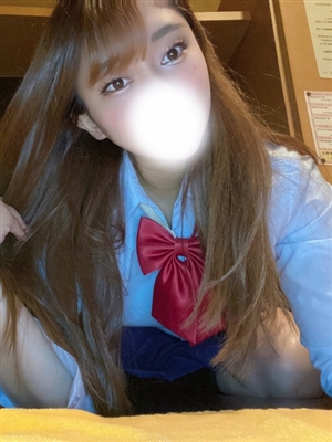 新人まゆかティアラ