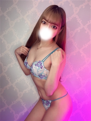 新人えまティアラ