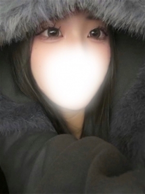 新人りりはティアラ