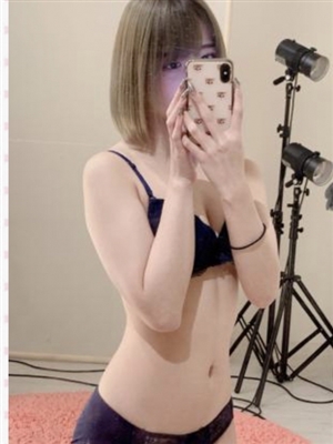 新人みなみティアラ