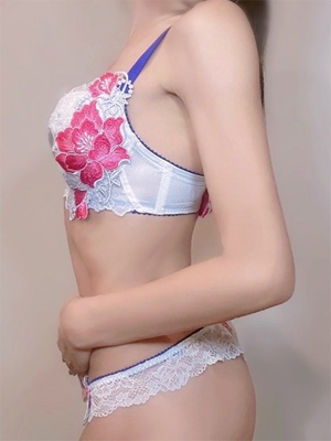 AROMA WOOPZ（高級美女専門店）おすすめ女の子4