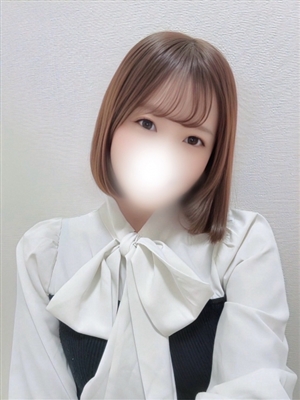 新人りか/ティアラ