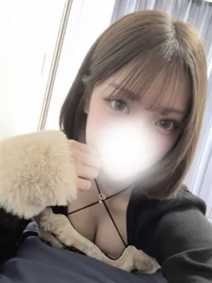 新人かるなティアラ