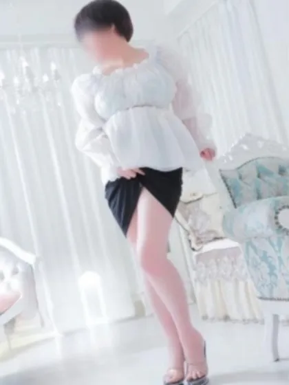 ユリ人妻生レンタルーNTRー