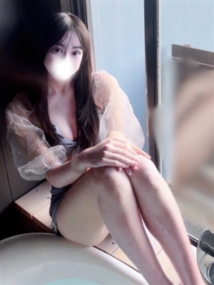 新人かなおティアラ