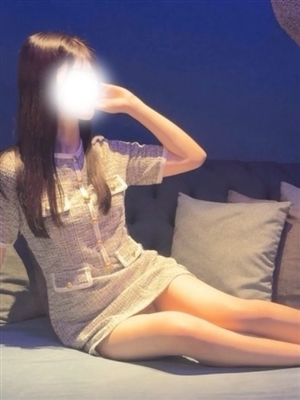 新人かなみティアラ