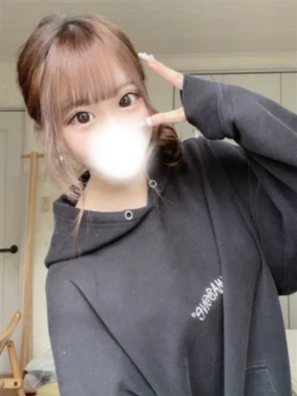 新人まう/ティアラ