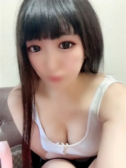 新人はつねティアラ