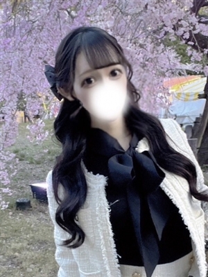 新人まりこティアラ